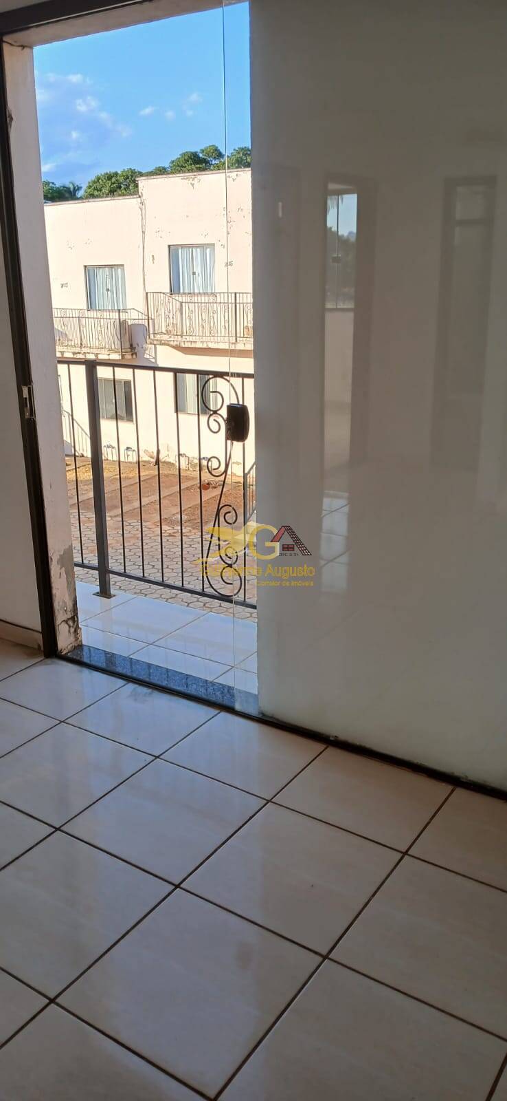 Apartamento à venda com 2 quartos, 50m² - Foto 2