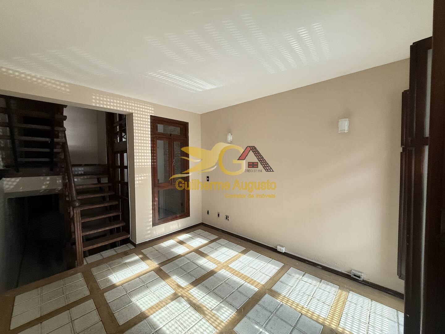 Casa à venda e aluguel com 5 quartos, 255m² - Foto 2