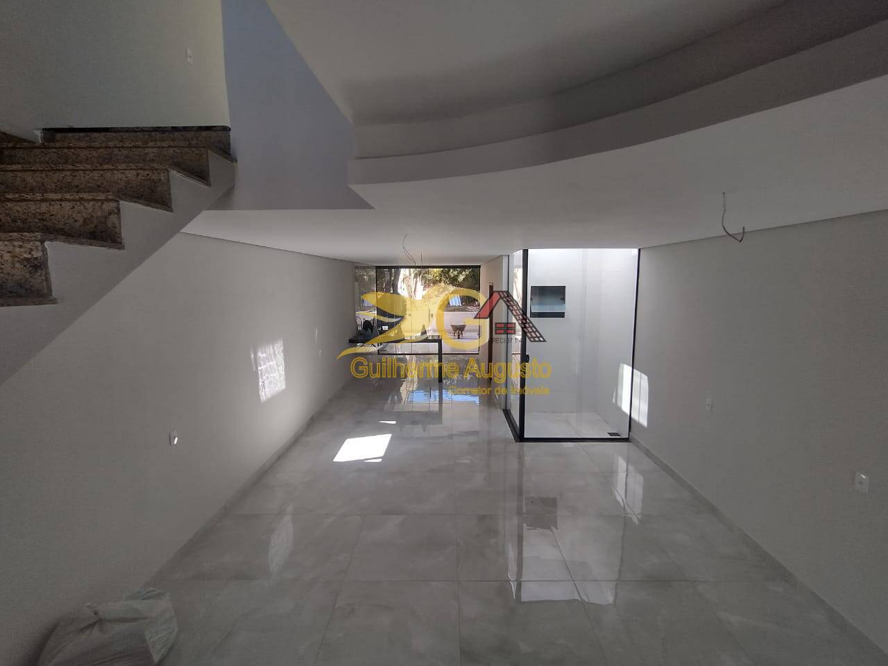 Casa à venda e aluguel com 3 quartos - Foto 2