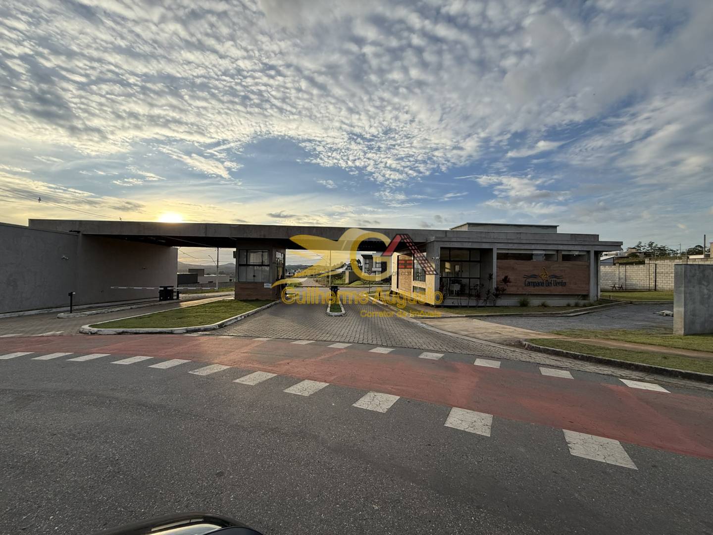 Casa, 3 quartos, 204 m² - Foto 1